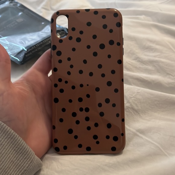 Polkadot iPhone XS max phone case. - Picture 2 of 6